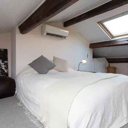 Sleeps 4 Air Con Wifi Cannes