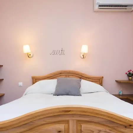 Sleeps 4 Air Con Wifi Cannes